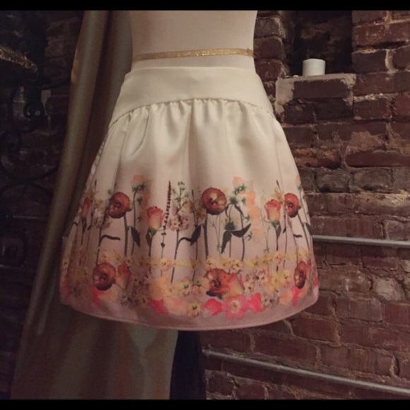 Ted Baker floral skirt - Picture 5 of 7
